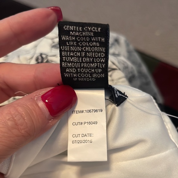 Hot Topic white with black dress. Size XL. NWT. Super cute - Picture 10 of 14